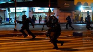Aumentan a siete los muertos en protestas contra la represión policial en Colombia