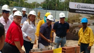 Daniel Noguera, Humberto  Cintrón, Clara Luz Roldan, Alex Char y Gonzalo Baute.