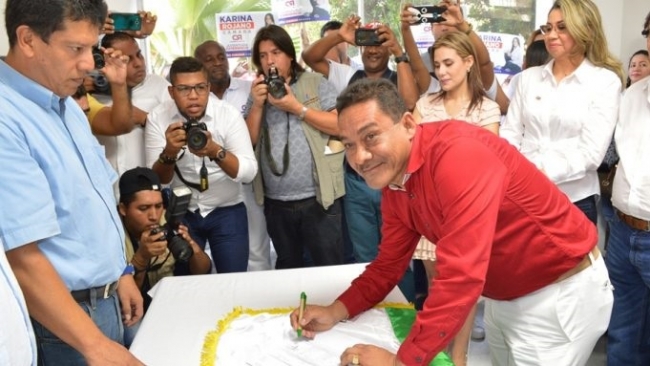 Víctor Escorcia inscribe su candidatura a la Cámara de Representantes por el partido Cambio Radical