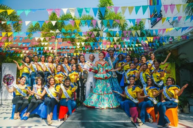 Se inicia la fiesta en los barrios con la presentación oficial de las candidatas al Reinado Popular