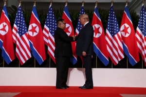 Trump y Kim Jong-un se reúnen en Singapur