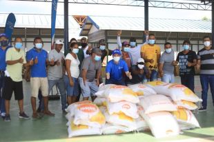 Gobernación del Atlántico entregó 2.400 kilos de concentrado a beneficiarios del ‘Campo a toda marcha’