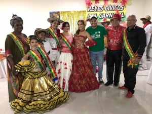 La Reina se tomó los barrios El Bosque, Las Cayenas y San Luis con su alegría carnavalera