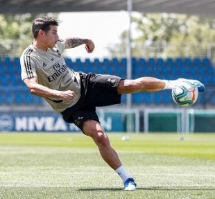 James Nuevamente Titular