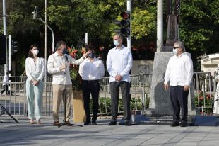 “Barranquilla recibe un legado que trascenderá la historia”: alcalde Pumarejo en develación de monumento