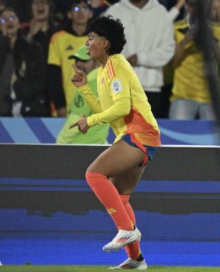 Yesica Muñoz, celebra el gol de la clasificación a octavos