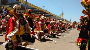 Batalla de Flores 2018 Un homenaje al goce Caribe de las Marimondas del Barrio Abajo