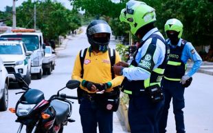 Autoridades de tránsito del Atlántico impusieron 63 comparendos a infractores en segundo fin de semana de aislamiento