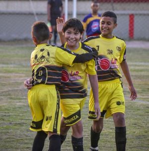 Hijo de Teo Gutiérrez, se estreno con 2 goles en la Caribe Champions