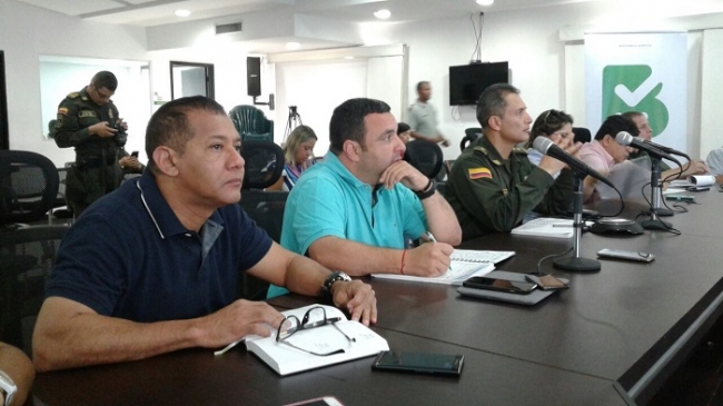 Yesid Turbay jefe de la oficina para la seguridad y el general Mariano Botero Coy durante el comité. 