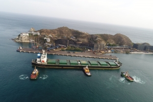 Arribó al Puerto de Santa Marta el buque más pesado y con mayor carga de importación en la historia de Colombia