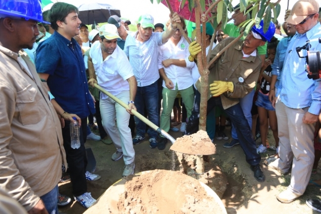 &quot;Barranquilleros tendrán 250.000 nuevos amigos, los árboles&quot;: alcalde Char