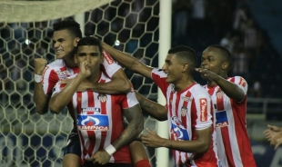 Junior vence 2-0 a Defensa y Justicia y se acerca a semifinales