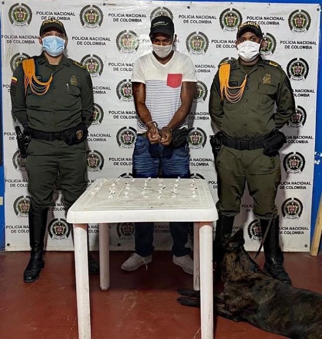 Policía Nacional captura una persona transportando base de Coca
