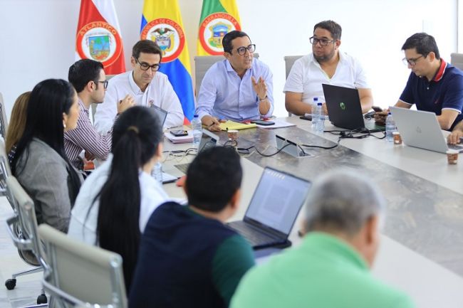 Pedro Lemus, Gobernador encargado, durante la reunión con la ANI