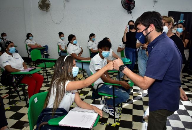 Con 1.100 becas de ‘Universidad al Barrio’, Barranquilla le sigue apostando a la educación superior