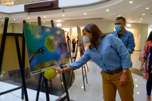 Con artes plásticas y fotografía, talentos EDA se toman centros comerciales