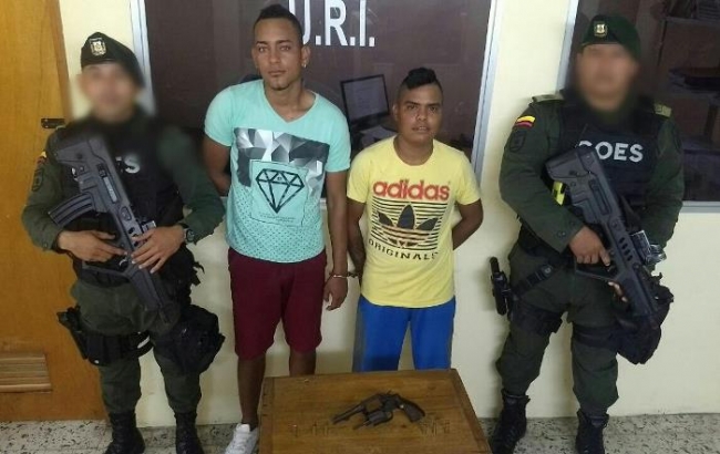 Dos capturados por porte ilegal de armas
