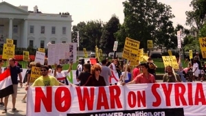 Protestan en Estados Unidos contra ataque aéreo en Siria