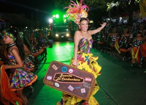 Barranquilla cantó y bailó las canciones de Esthercita en la noche de Guacherna
