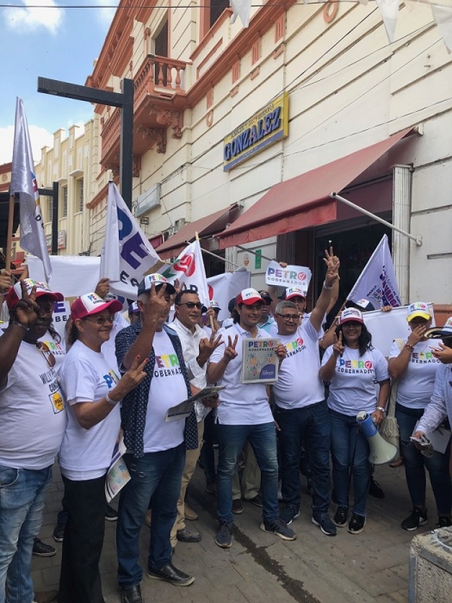 Nicolás Petro recibe apoyo de comerciantes del centro de Barranquilla