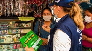 Distrito acompaña en reapertura responsable a vendedores del Centro en sector de peatonalización