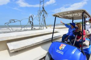Con la instalación de la escultura Los Inmigrantes,  las obras del malecón y la plaza de Puerto Colombia se consolidan como destino turístico