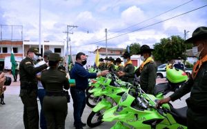 Gobernación entrega motocicletas a Policía del Atlántico
