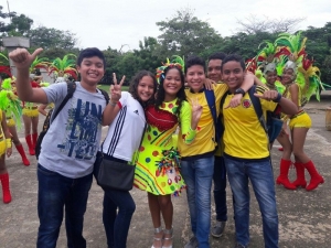 Escuela Normal La Hacienda rindió homenaje a la Reina Infantil del Carnaval de la 44