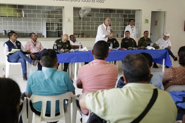 Gobernador Verano presidió Consejo de Seguridad en corregimiento de Santa Cruz