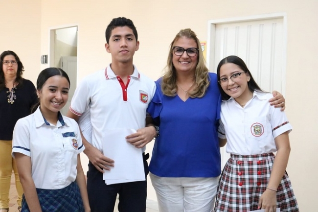 Ante la comunidad del barrio La Esmeralda, Distrito presentó logros educativos 2018