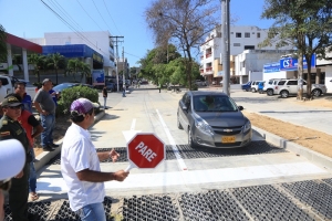 Alcalde Char abrió al tráfico sector de la 46 con 76 que estaba cerrado por canalización