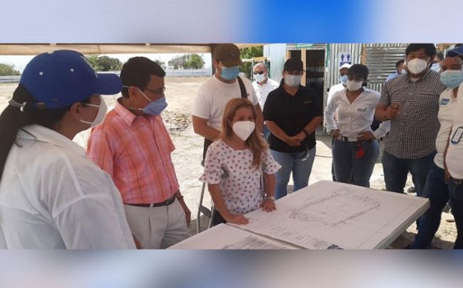 Gobernadora del Atlántico inspeccionó obras de recuperación de la cancha de Cuatro Bocas, en Tubará