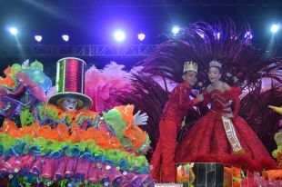 El colorido y alegría del Carnaval de los Niños se tomó el Gran Malecón y la Plaza de la Paz