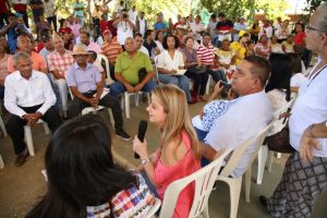 Elsa Noguera se compromete a llevar agua potable a Juan de Acosta y sus corregimientos