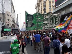 Realizan marcha y festival contra violencia en Bolivia y Chile
