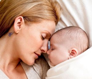 Una madre puede perder hasta 88 noches de sueño durante el primer año de vida de su bebé