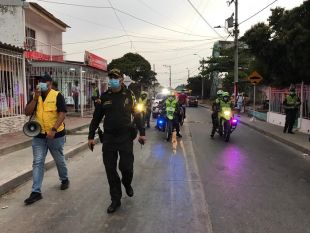 Barberia funcionaba como bar y 151 personas fueron trasladadas a la UCJ