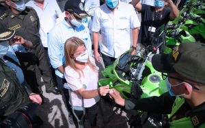 Gobernación y Ministerio del Interior entregaron 137 motocicletas a la Policía departamental