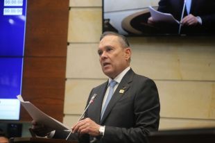 Efraín Cepeda elegido como nuevo Presidente del Senado
