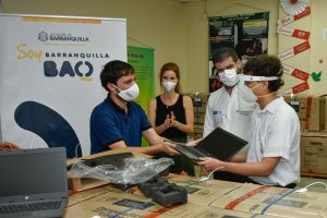 Entrega computadores a estudiantes de las IED de Barranquilla