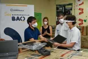 Entrega computadores a estudiantes de las IED de Barranquilla