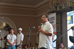 El senador Gustavo Petro