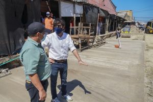 Alcalde Pumarejo inspeccionó avance de recuperación vial en Barranquillita