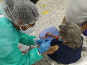 En Soledad continúa vacunación con Pfizer para personas entre 65 y 79 años para primera y segunda dosis
