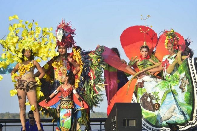 Estudiantes del Distrito apuntan a la biodiverciudad con desfile ecológico ‘Selva al Río’