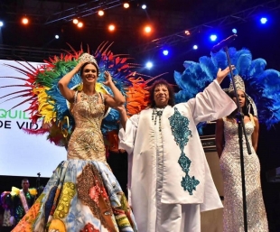 Desfile y coronación del Carnaval Gay