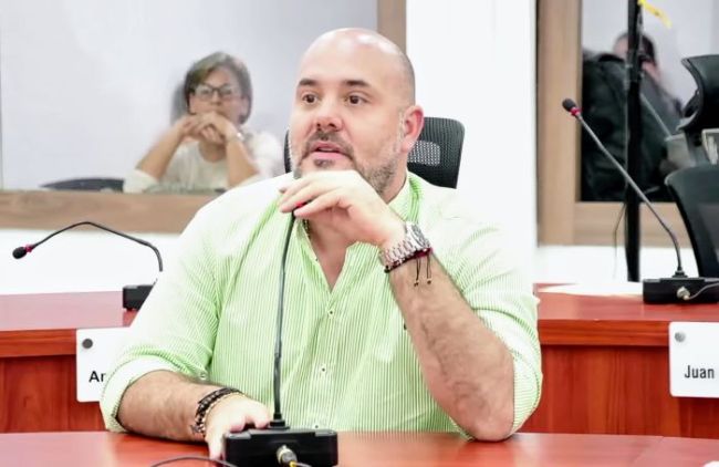 El concejal Mauricio Villafañez Jabba,  respaldó la aprobación del proyecto de acuerdo presentado ante el Cabildo, por la Administración Distrital, y a través del cual se autoriza al alcalde Alejandro Char Chaljub, solicitar cupo de crédito en el orden de los $ 3 billones de pesos 