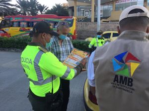 AMB y empresas de taxis acuerdan mecanismos de control para frenar abusos en tarifas