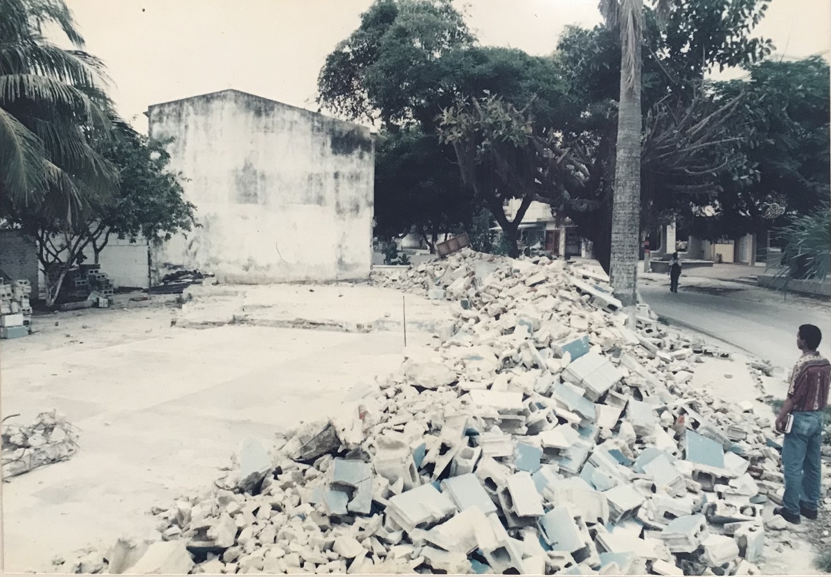 Panorámica del CAI ubicado en el barrio El Silencio, uno de los siete Centro de Atención Inmediata destruido en Barranquilla